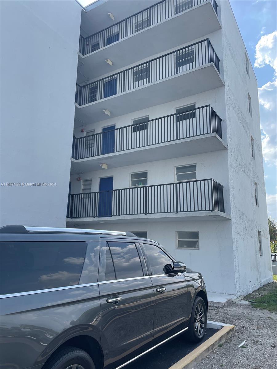 EL CONQUISTADOR NORTH CON - Residential