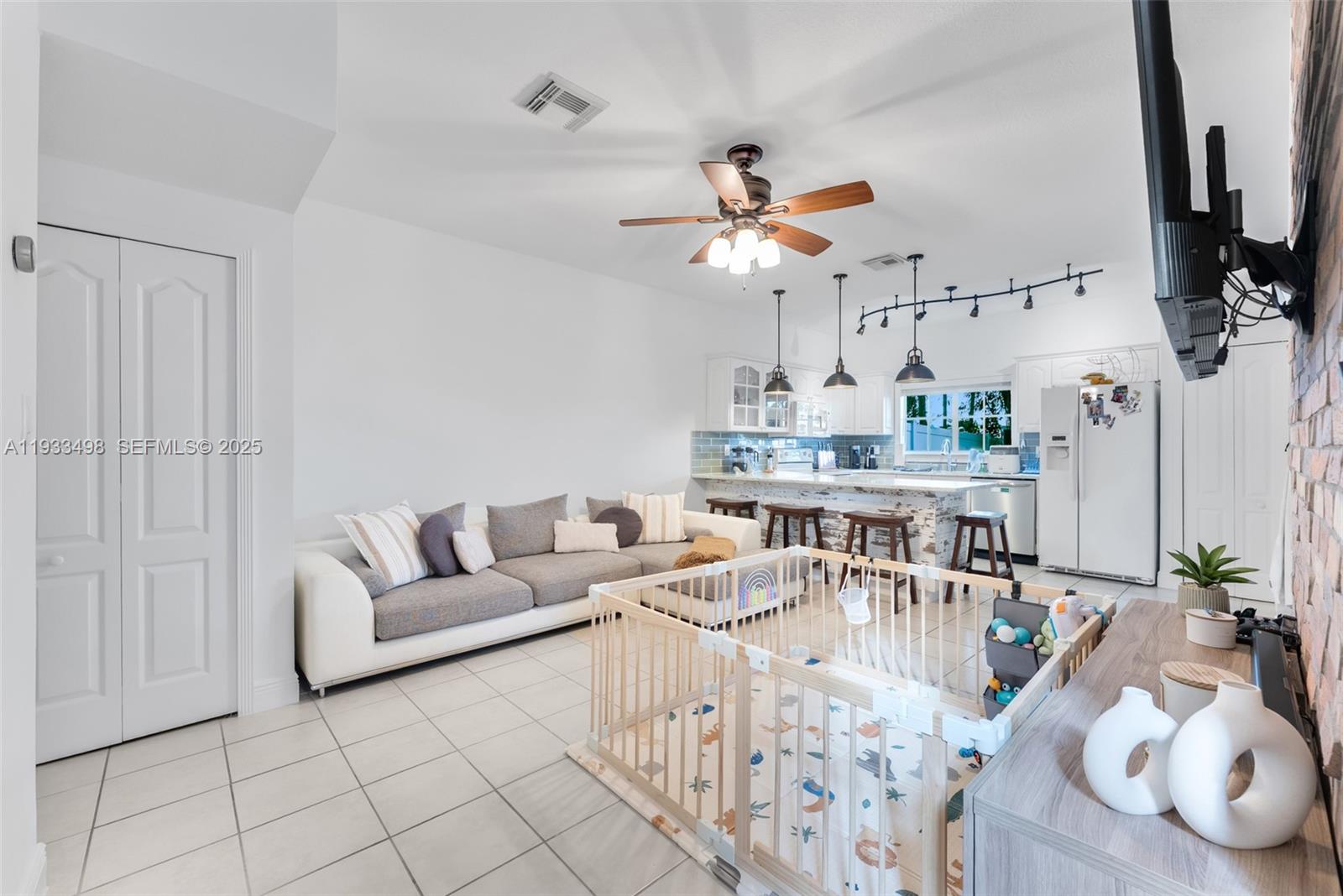 REPLAT OF PORTION OF M P - Residential