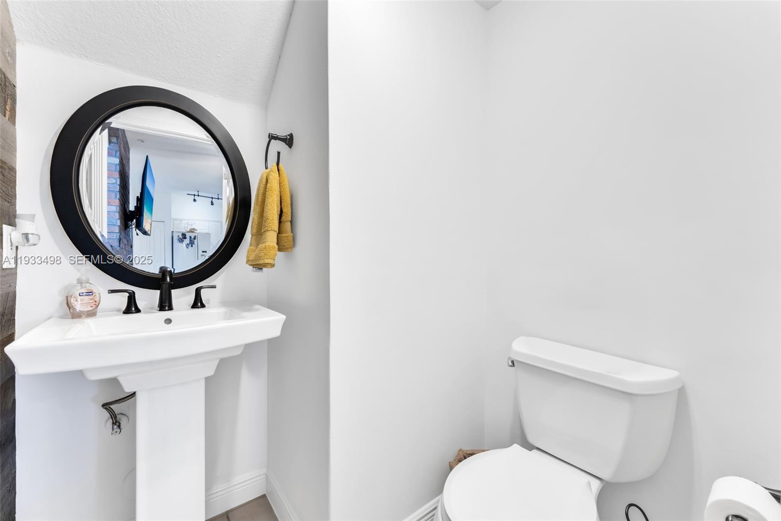 REPLAT OF PORTION OF M P - Residential