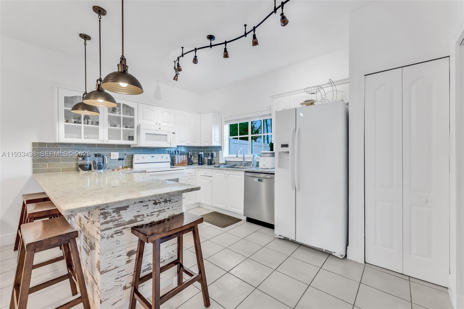 REPLAT OF PORTION OF M P - Residential