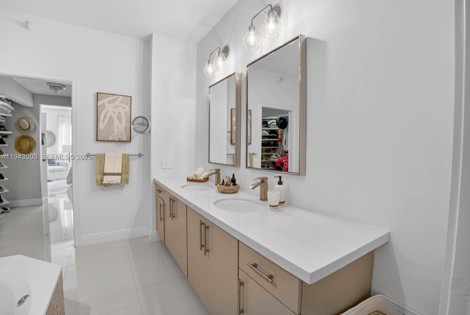 CAPTIVA CONDO E - Residential