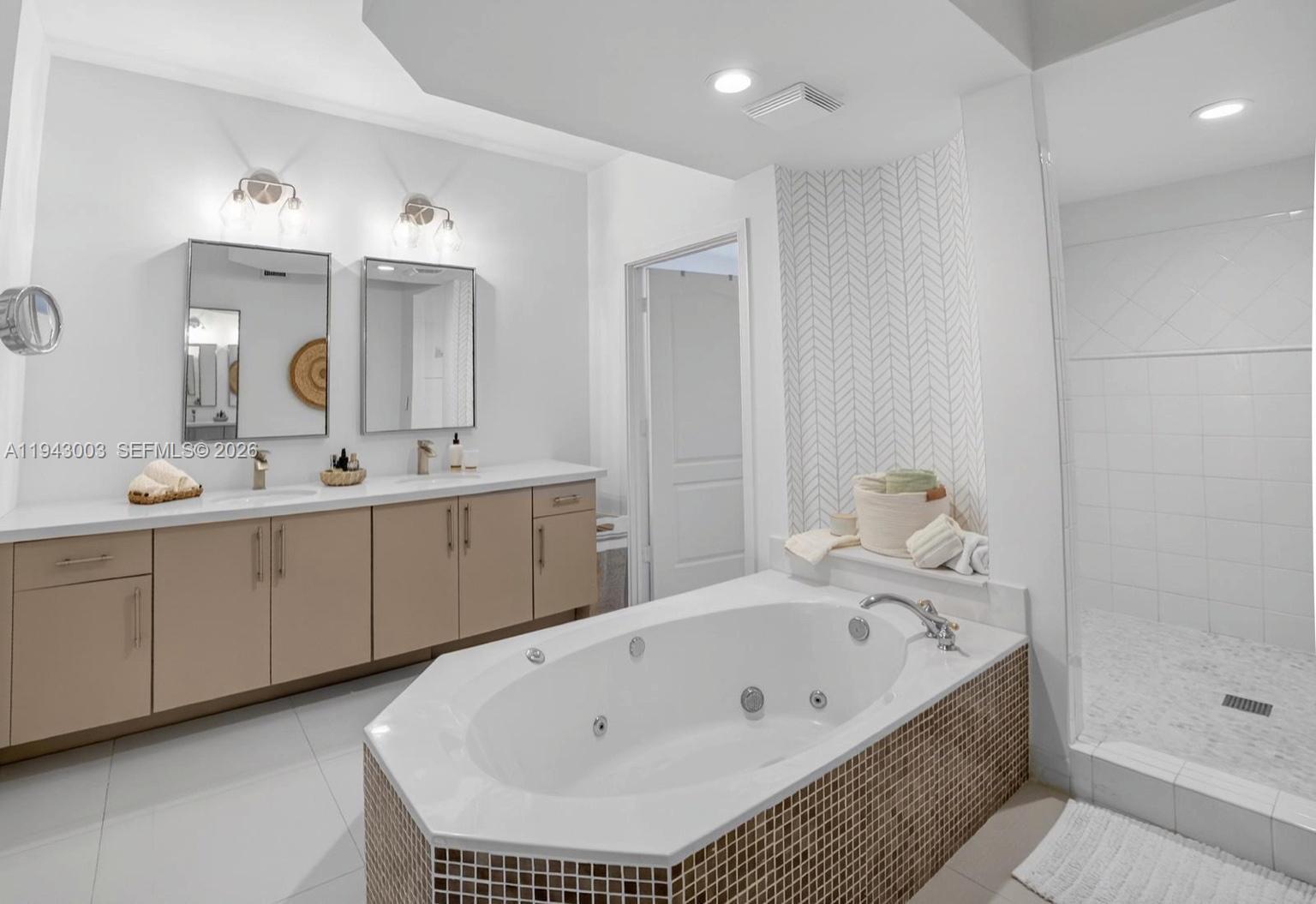 CAPTIVA CONDO E - Residential