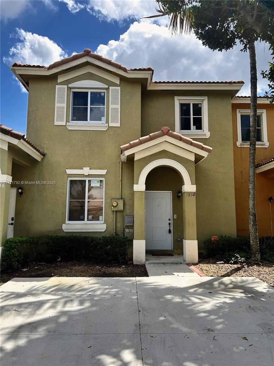 1552 SW 2nd St