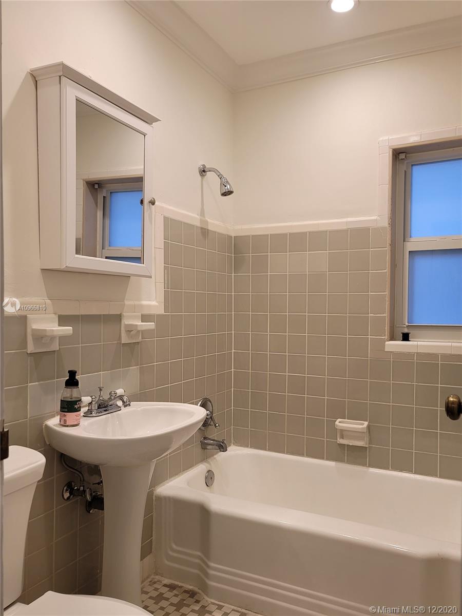 ARBORS CONDO - Residential Lease