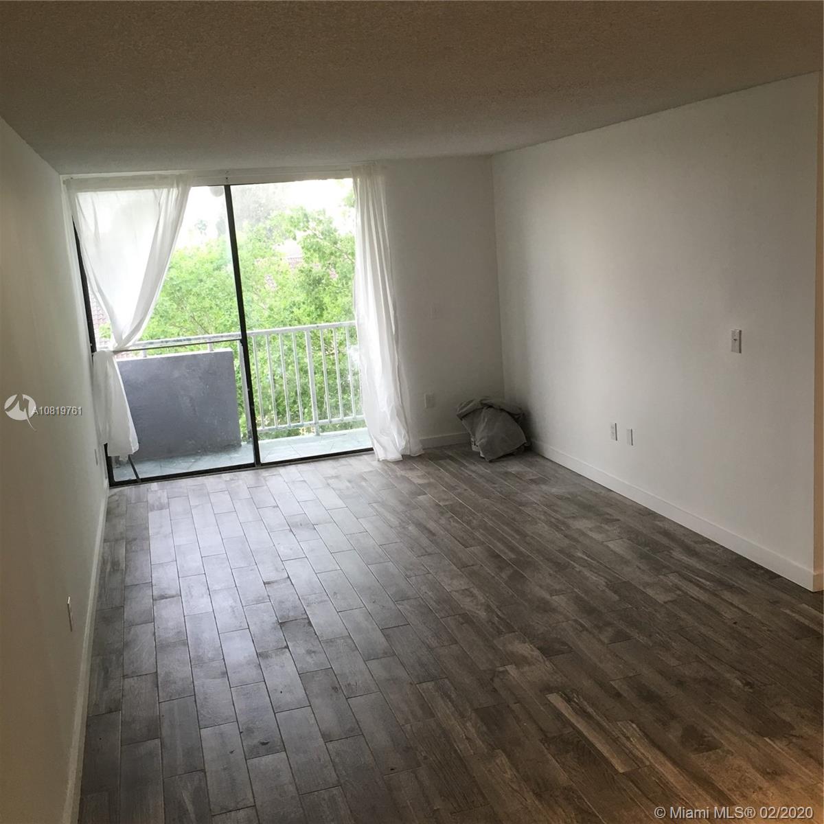 AZUL AT FONTAINEBLEAU CON - Residential Lease