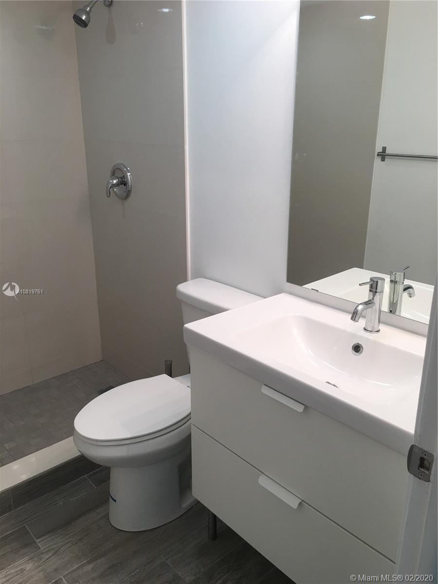 AZUL AT FONTAINEBLEAU CON - Residential Lease