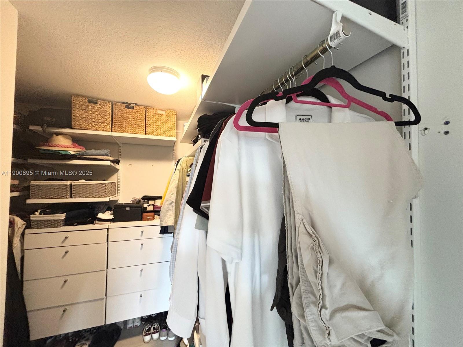 CHAMPION LAKES - Residential Lease