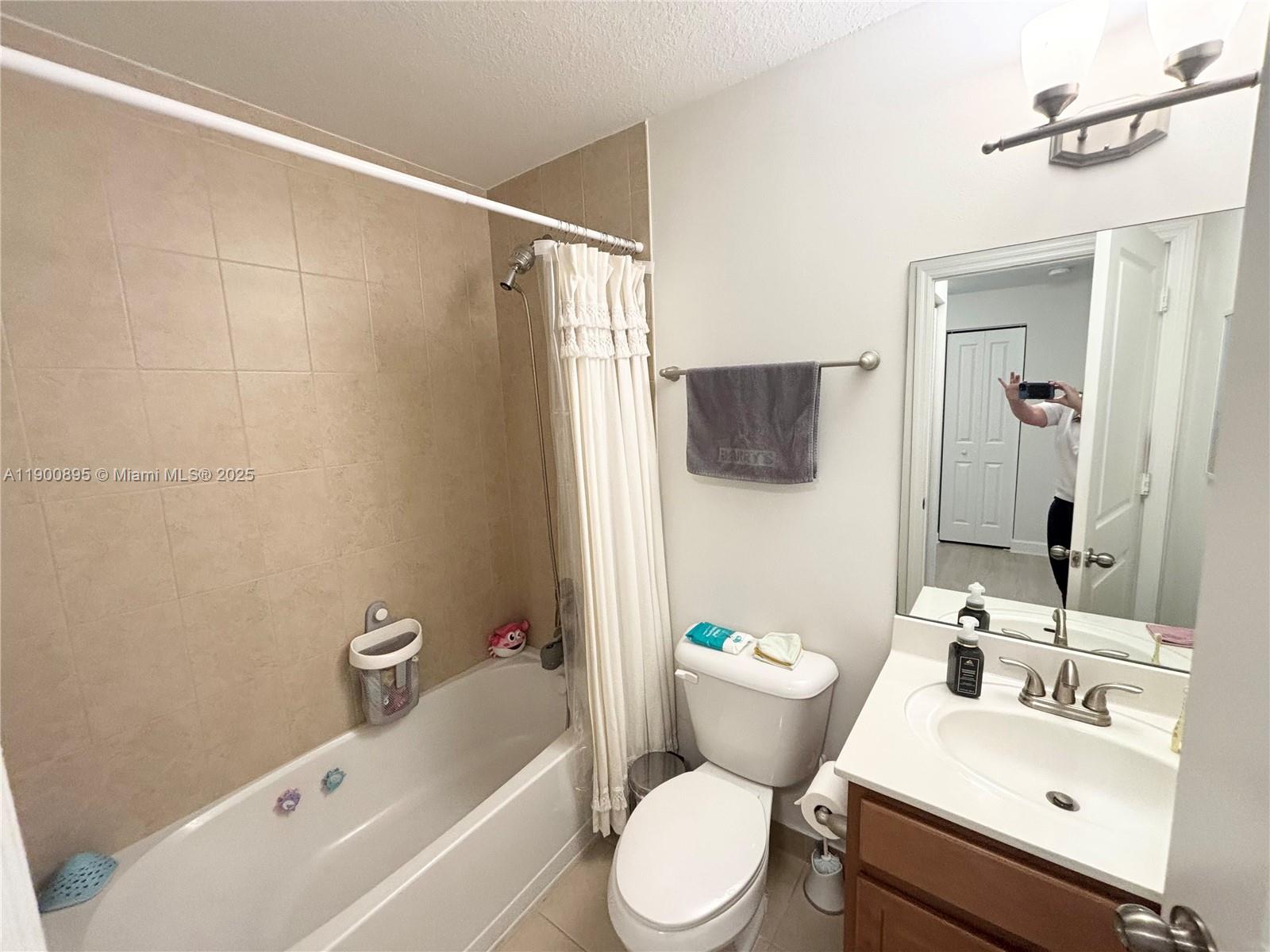 CHAMPION LAKES - Residential Lease