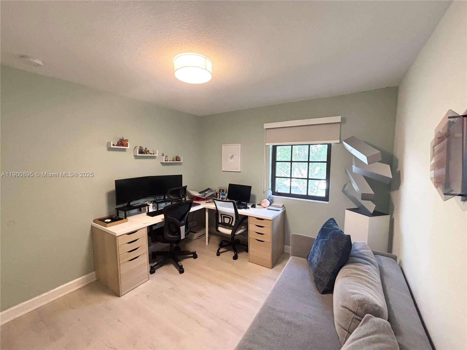 CHAMPION LAKES - Residential Lease