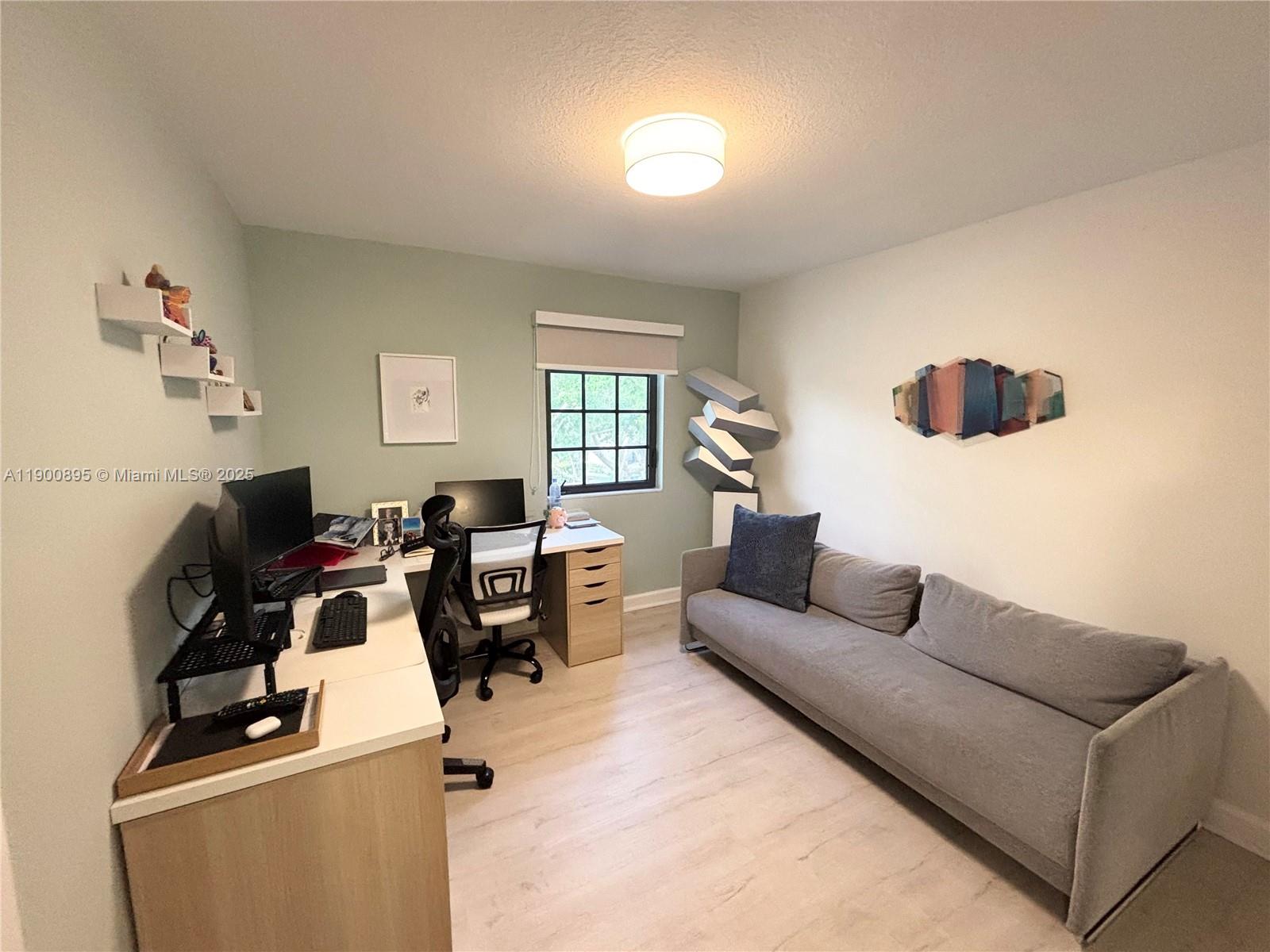 CHAMPION LAKES - Residential Lease