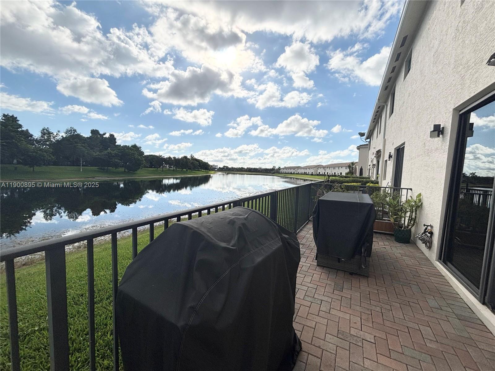 CHAMPION LAKES - Residential Lease