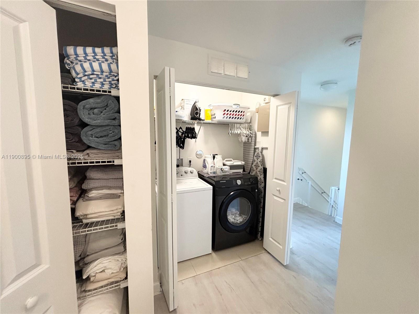 CHAMPION LAKES - Residential Lease