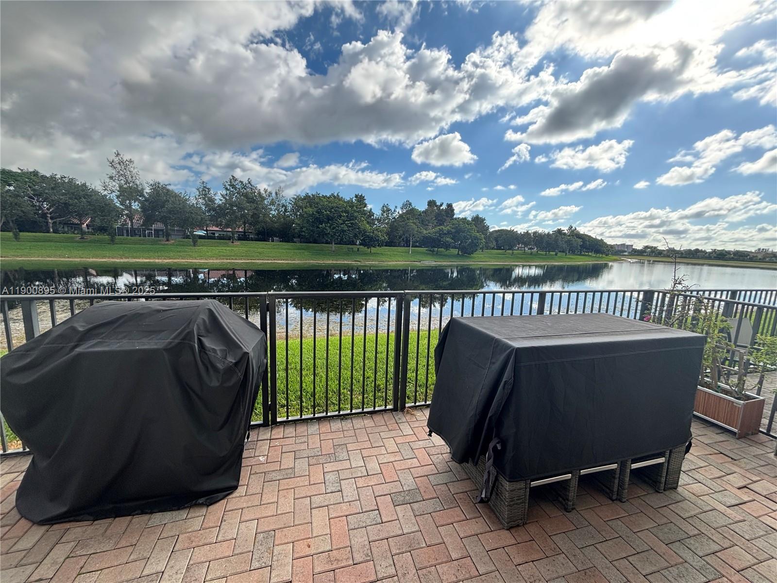 CHAMPION LAKES - Residential Lease