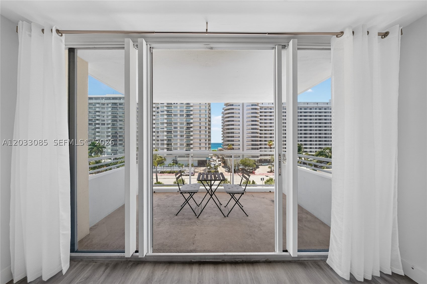 5600 Collins Ave 7W