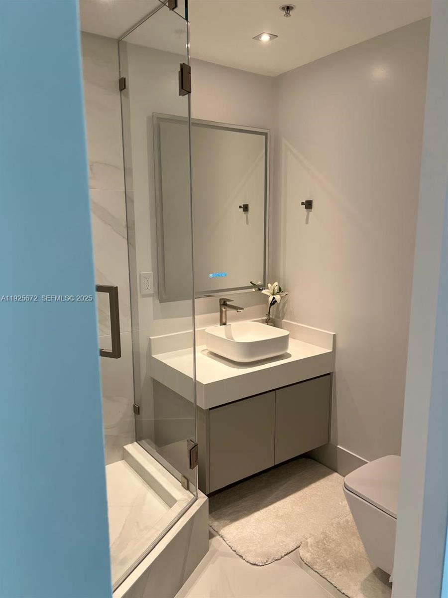 BRICKELL ON THE RIVER - Residential Lease