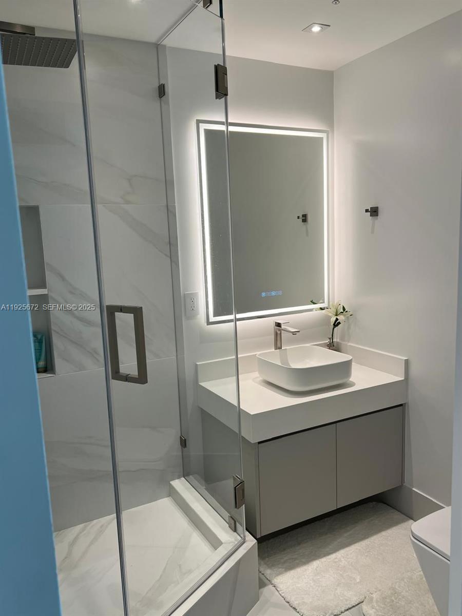 BRICKELL ON THE RIVER - Residential Lease