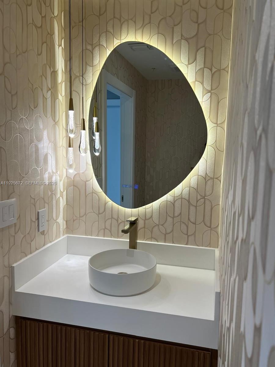 BRICKELL ON THE RIVER - Residential Lease