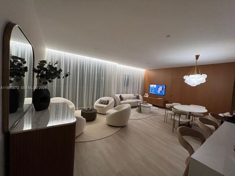 31 SE 5th St 3921 Miami FL 33131