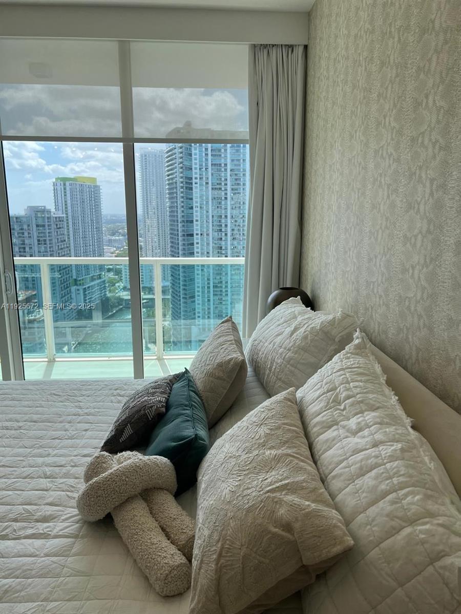 BRICKELL ON THE RIVER - Residential Lease