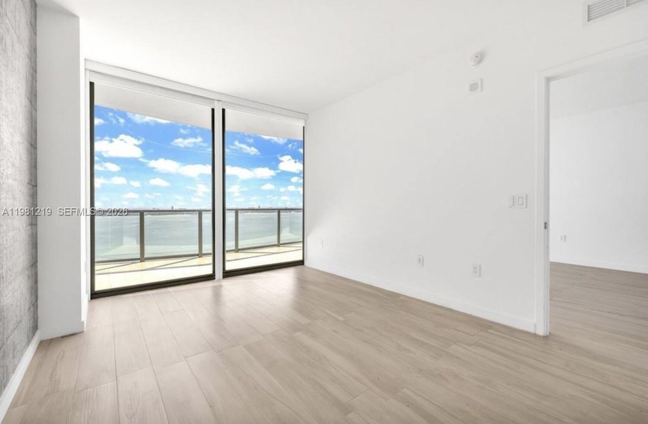 ICON BAY CONDO - Residential Lease