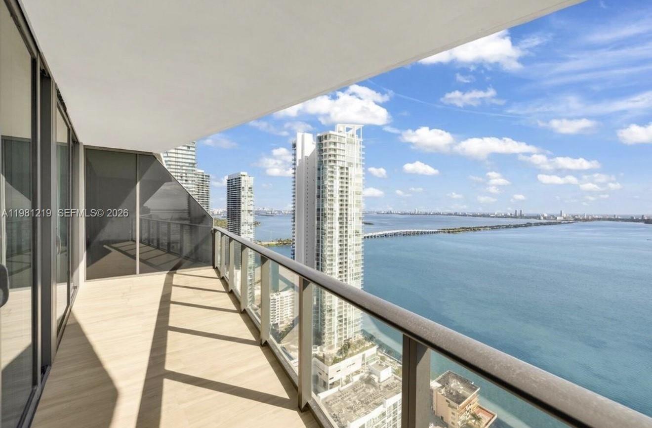 ICON BAY CONDO - Residential Lease