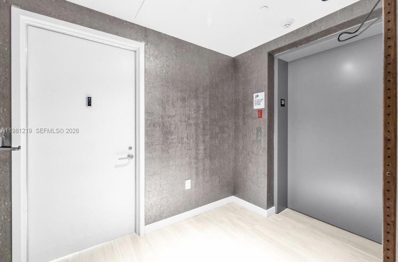 ICON BAY CONDO - Residential Lease