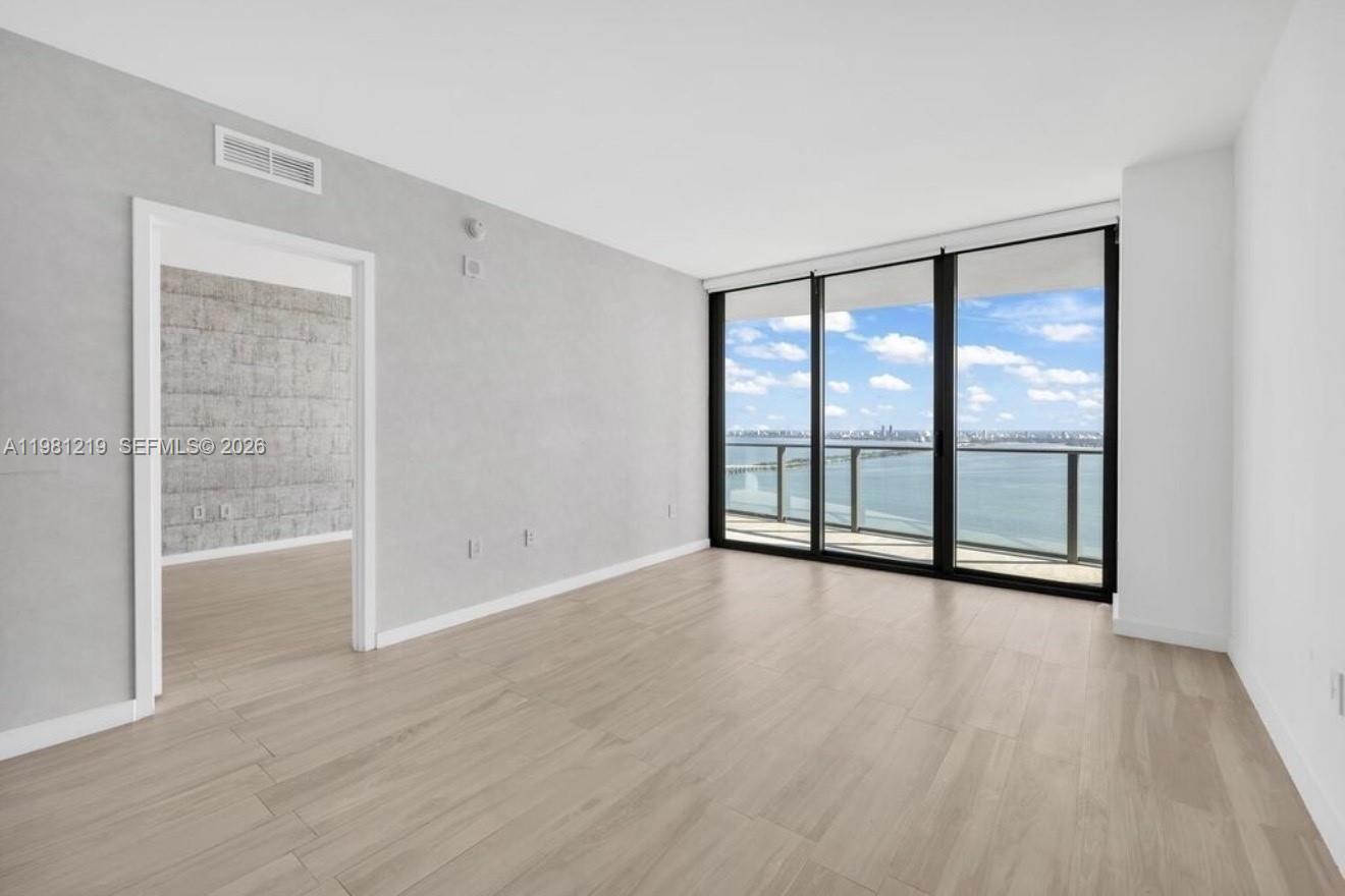 ICON BAY CONDO - Residential Lease