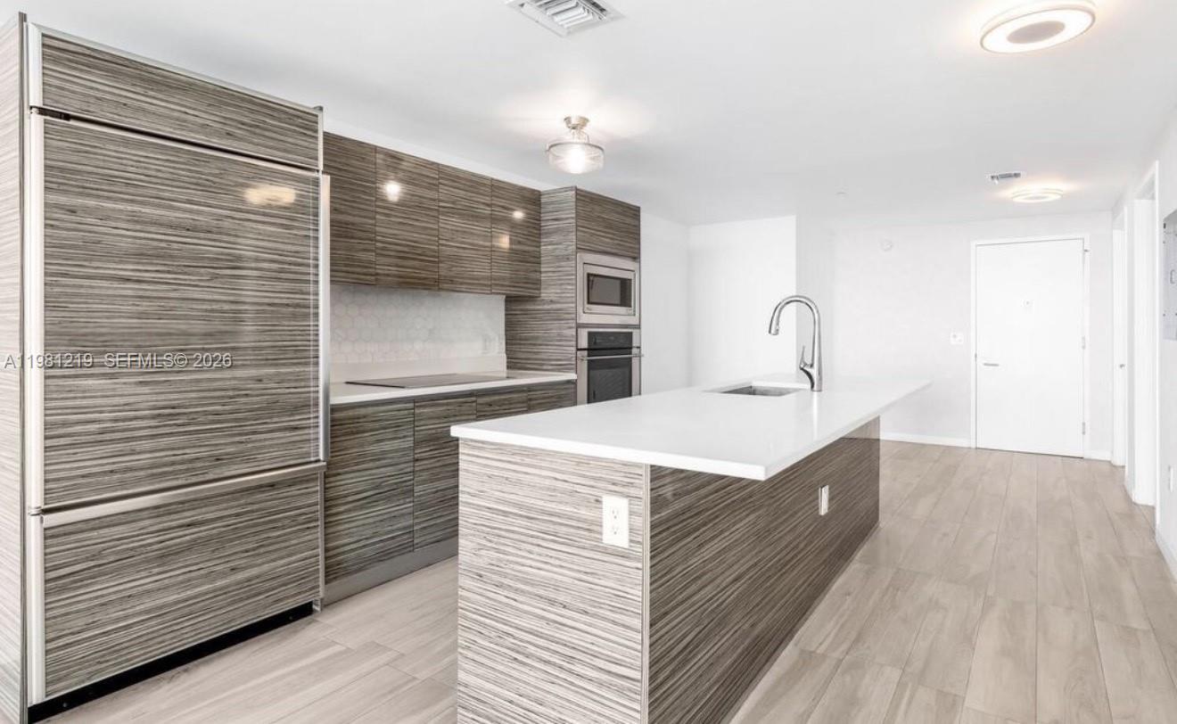 ICON BAY CONDO - Residential Lease