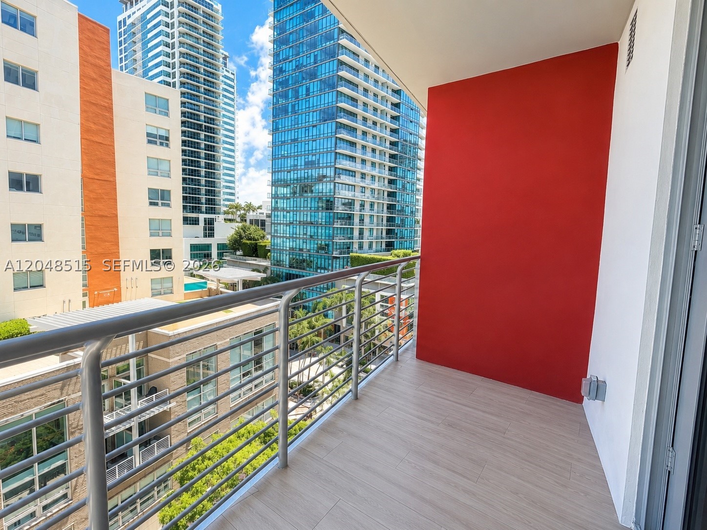 90 NE 32nd St #814