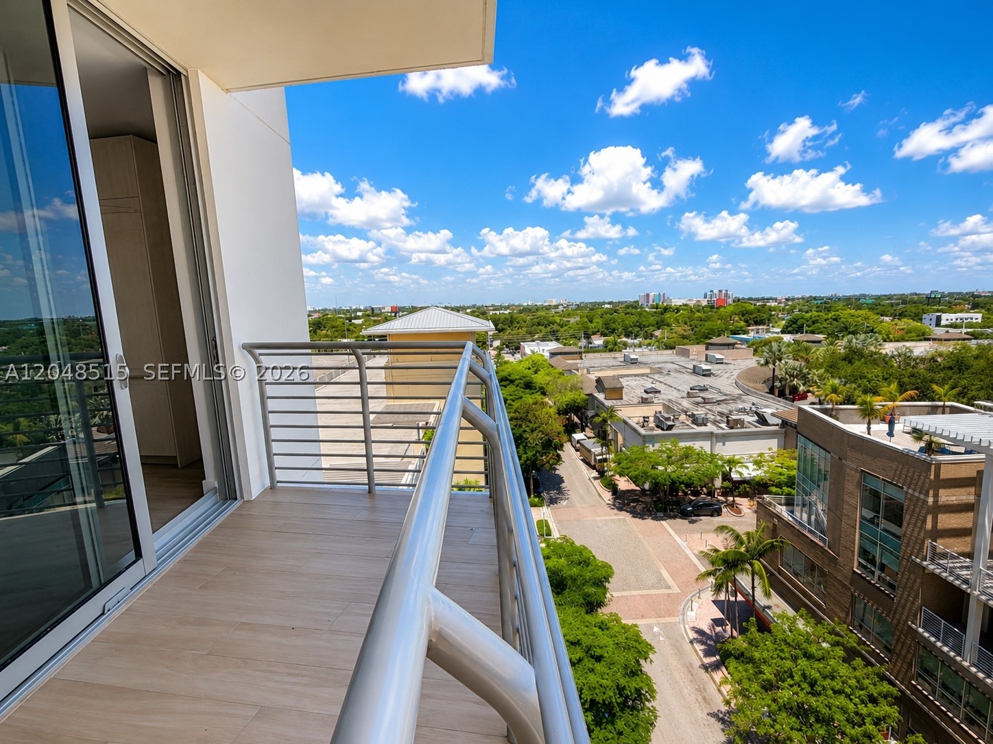 90 NE 32nd St #814