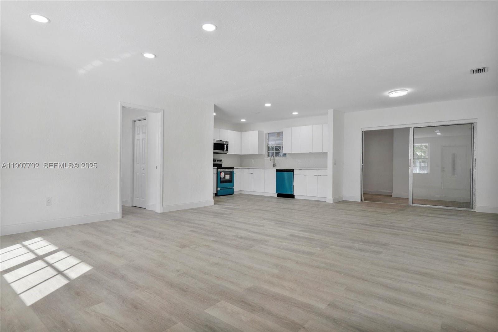 View photos, virtual tours, details... 261 NE 172nd St