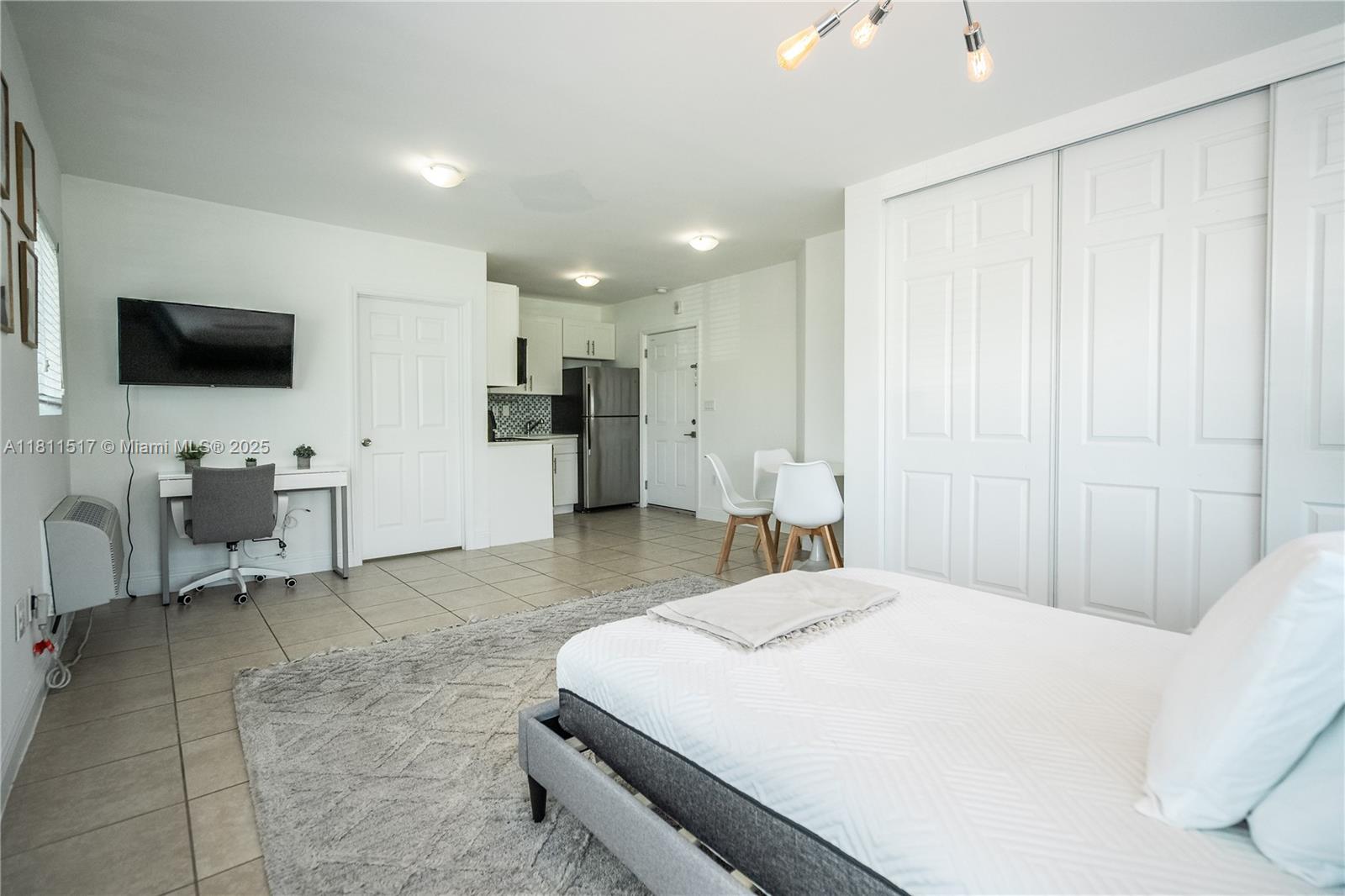 6971 Carlyle Ave 101