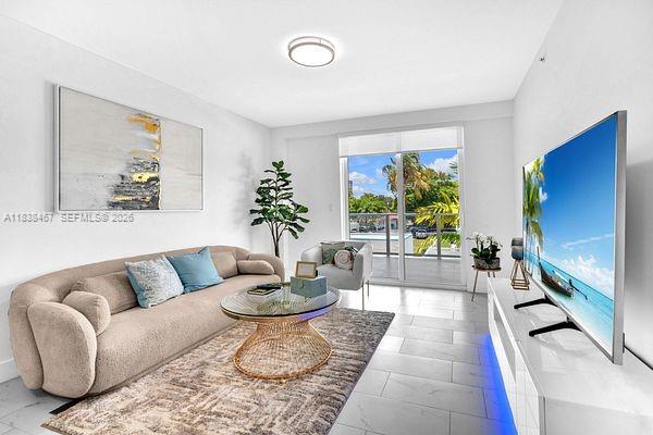 HOLLYWOOD - Residential