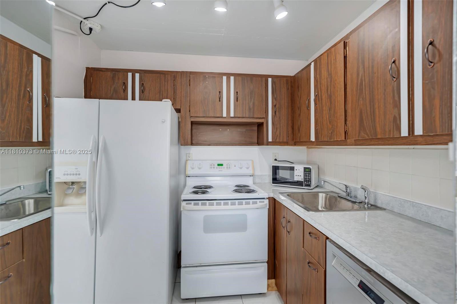 210 172nd St 438