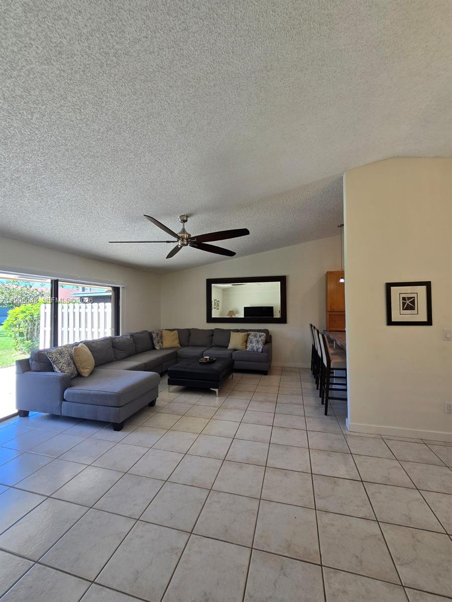 BOYNTON LAKES 3 - Residential Lease