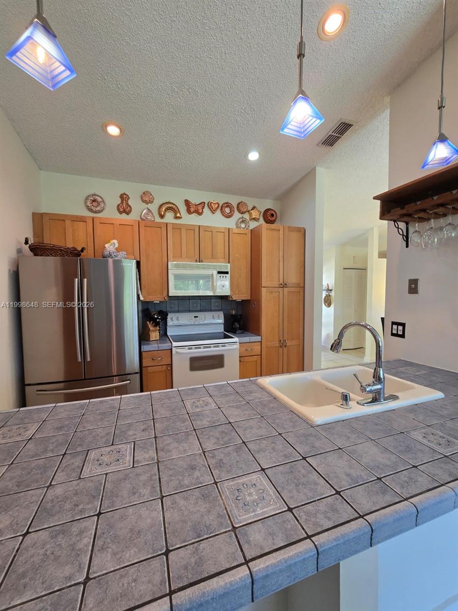 BOYNTON LAKES 3 - Residential Lease