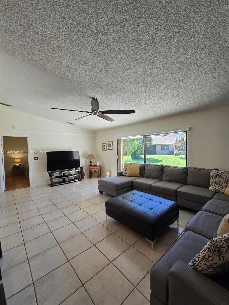 BOYNTON LAKES 3 - Residential Lease