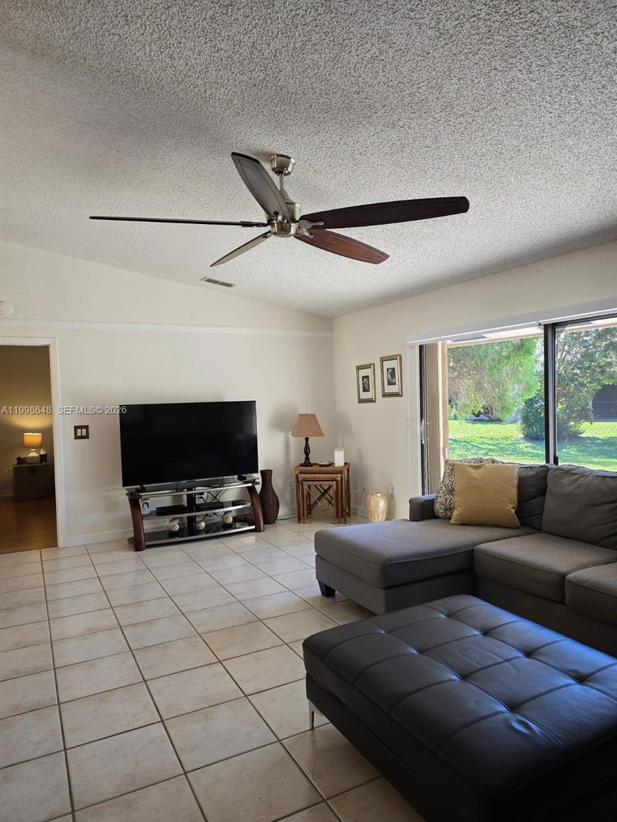 BOYNTON LAKES 3 - Residential Lease
