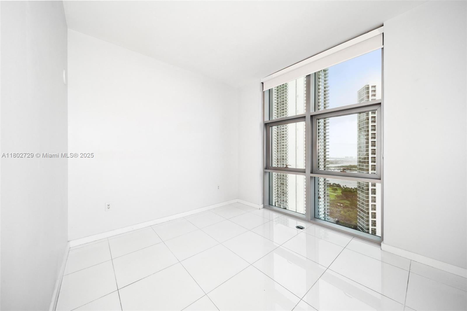 PARAMOUNT MIAMI WORLDCENT - Residential