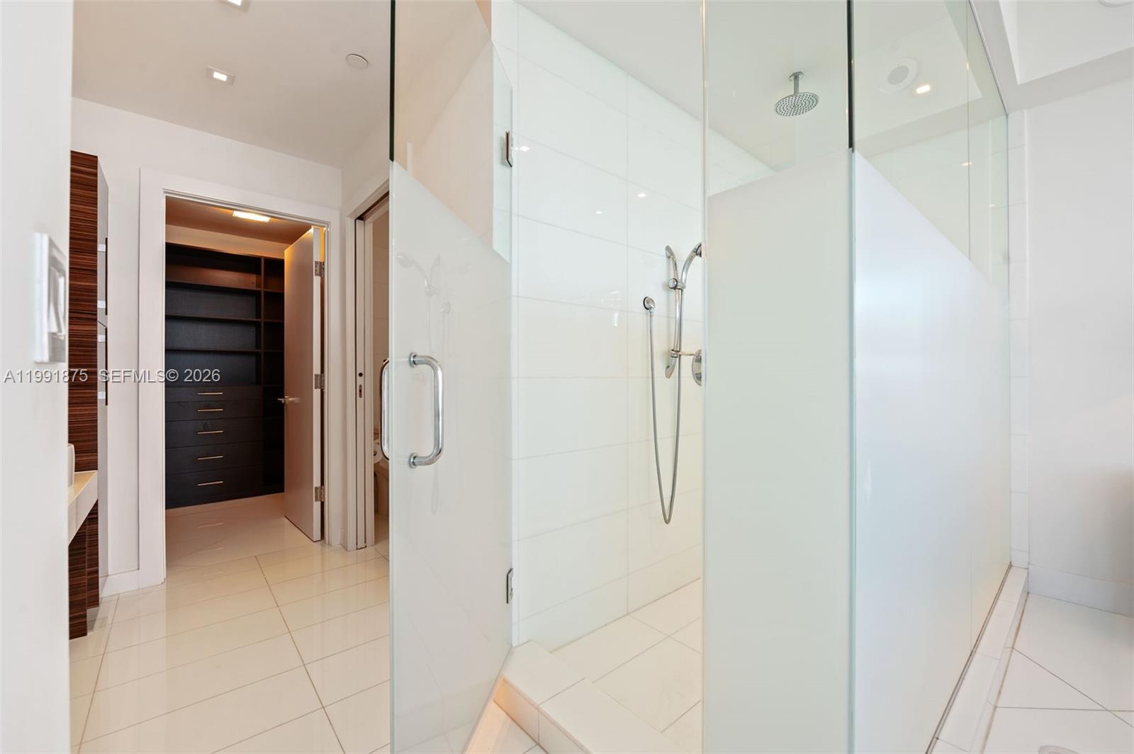 PARAMOUNT BAY CONDO - Residential