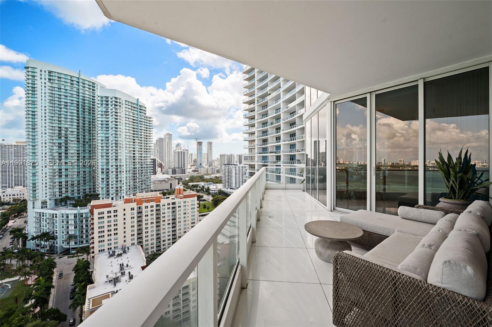 PARAMOUNT BAY CONDO - Residential