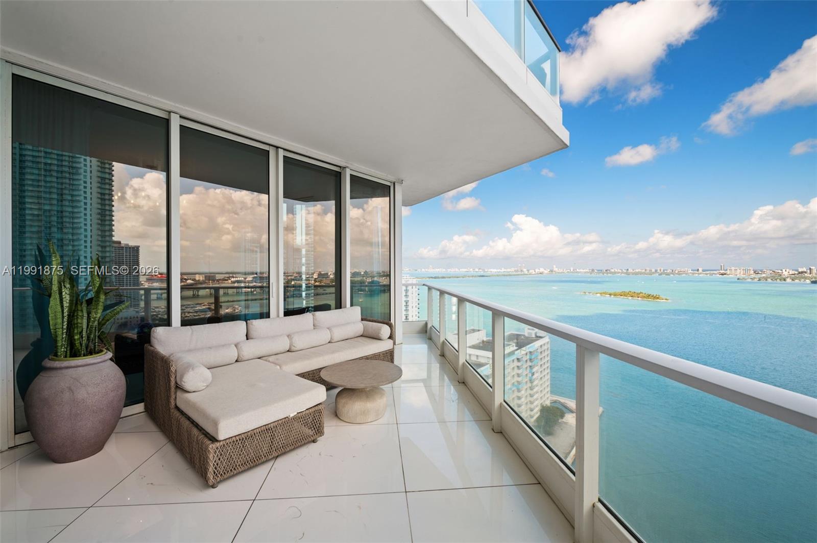 PARAMOUNT BAY CONDO - Residential