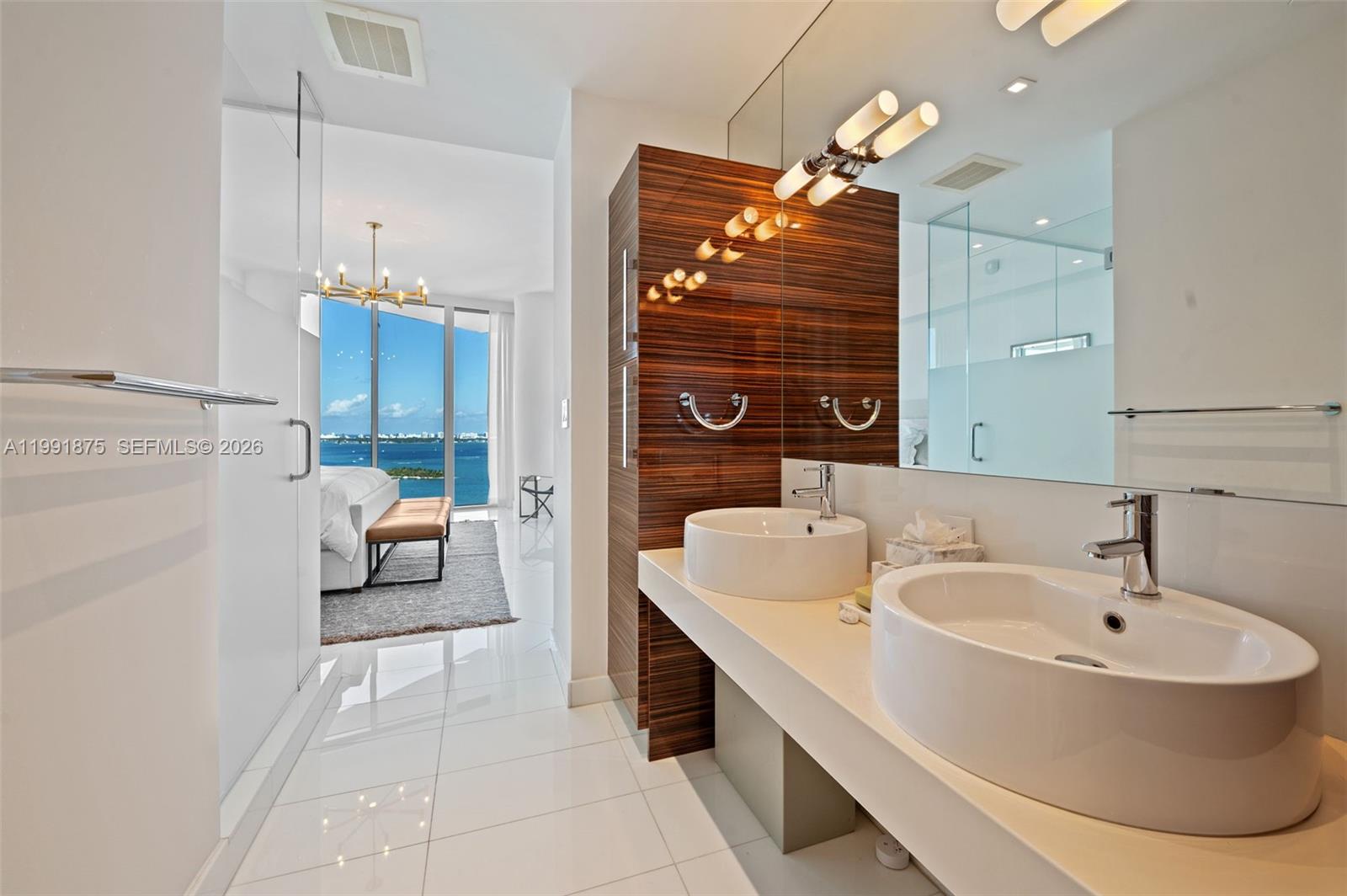 PARAMOUNT BAY CONDO - Residential