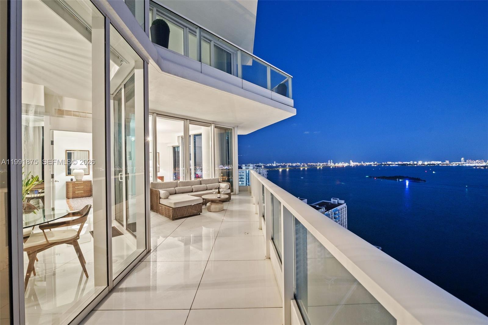 PARAMOUNT BAY CONDO - Residential