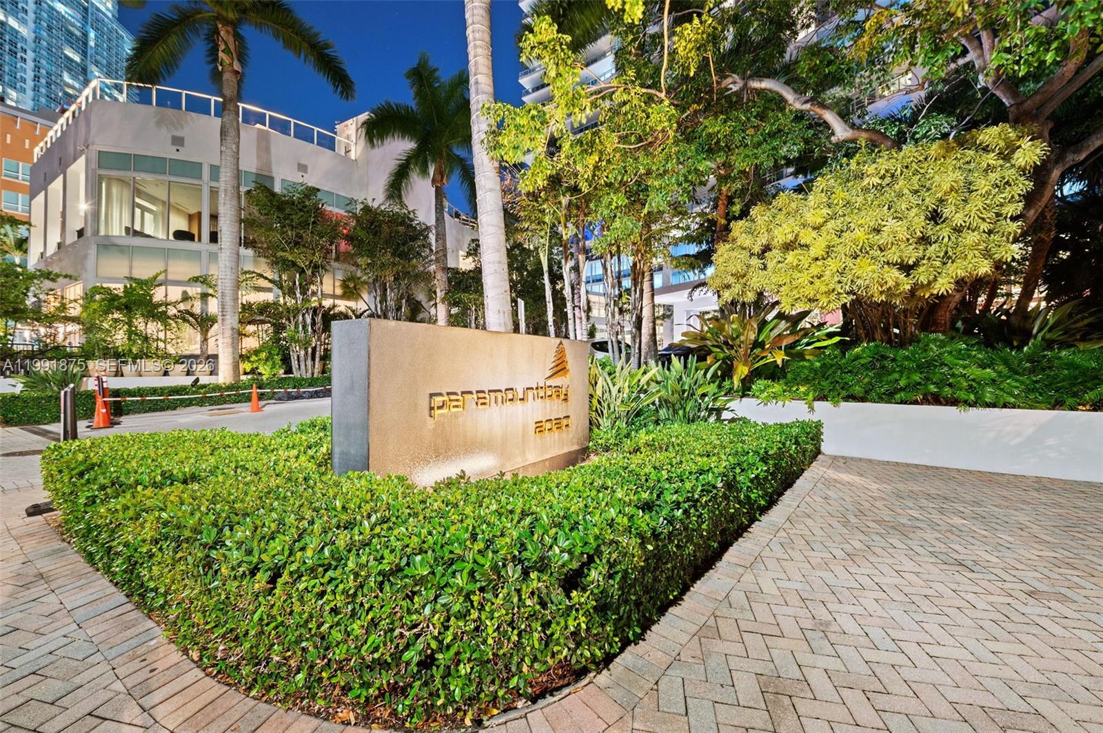 PARAMOUNT BAY CONDO - Residential