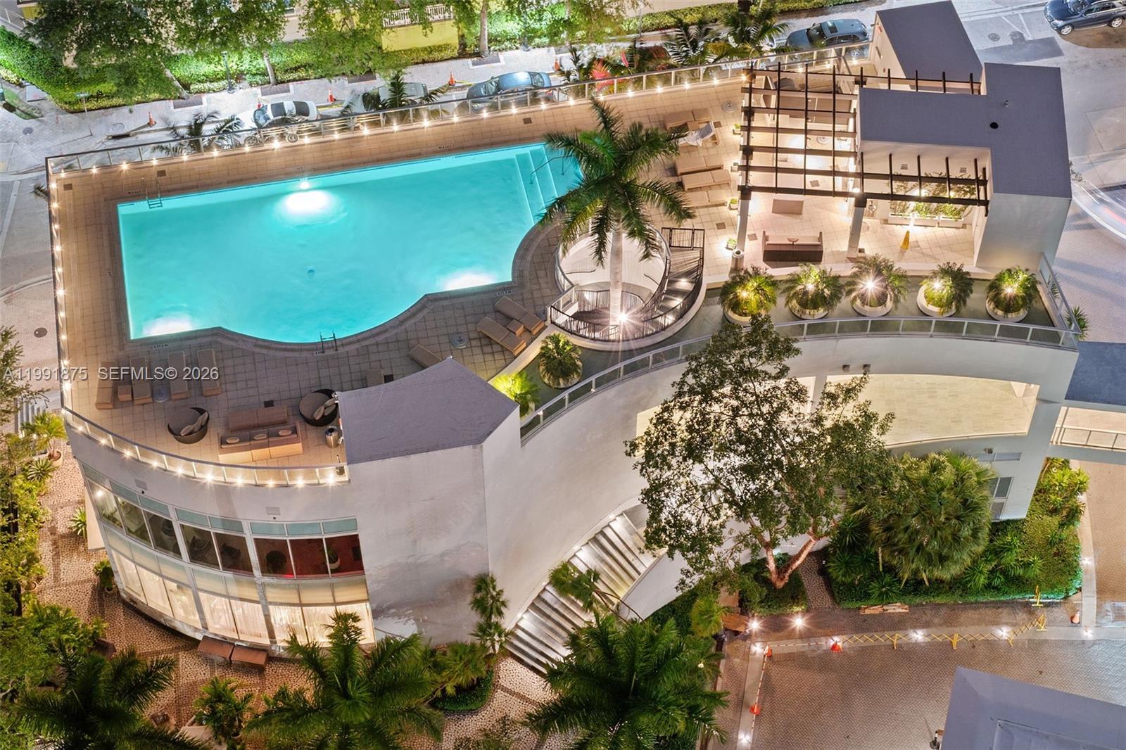 PARAMOUNT BAY CONDO - Residential