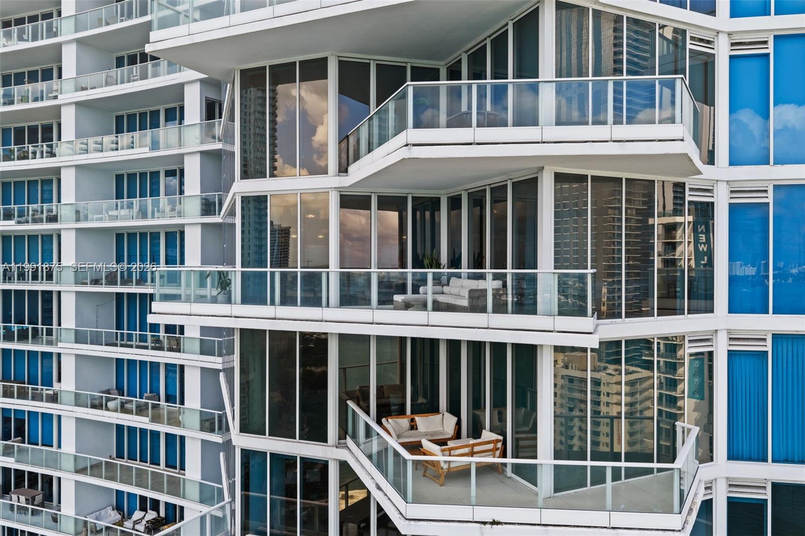 PARAMOUNT BAY CONDO - Residential