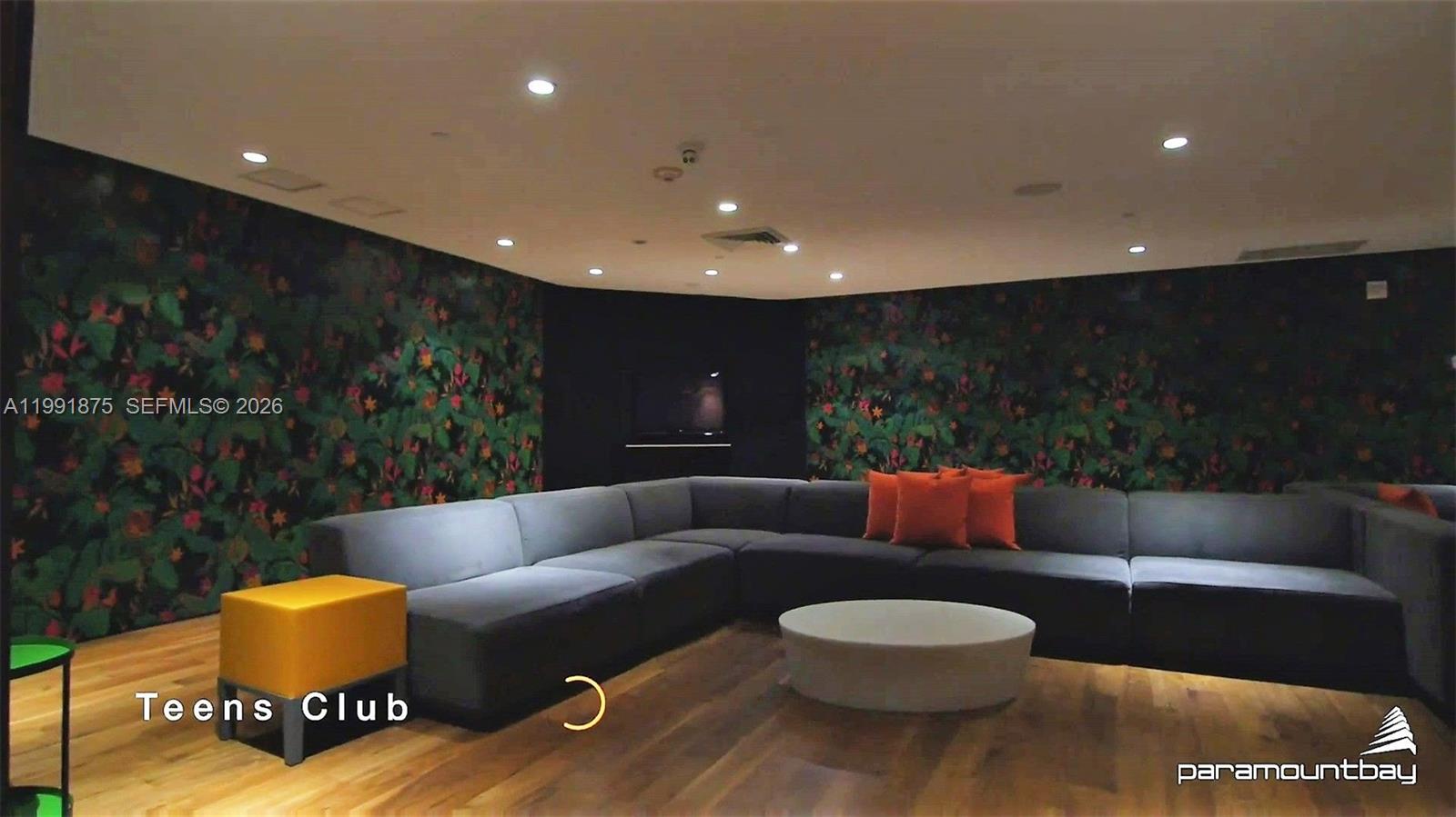 PARAMOUNT BAY CONDO - Residential