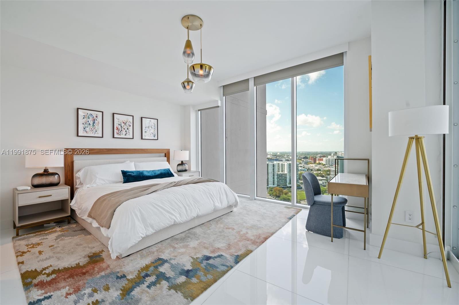 PARAMOUNT BAY CONDO - Residential