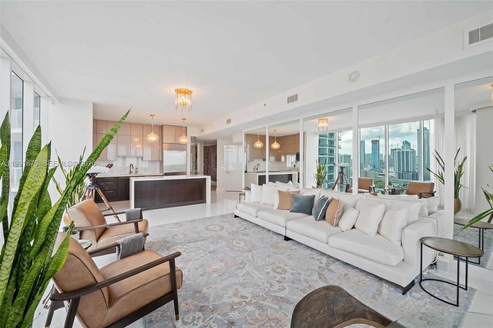 PARAMOUNT BAY CONDO - Residential